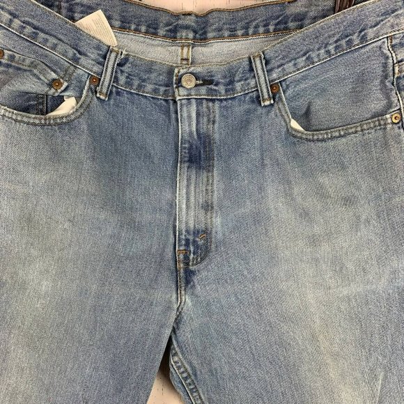 Levi’s 550 38 Regular Fit Faded Mid Rise Light Blue Jeans Pants Denim Mens - Picture 3 of 12